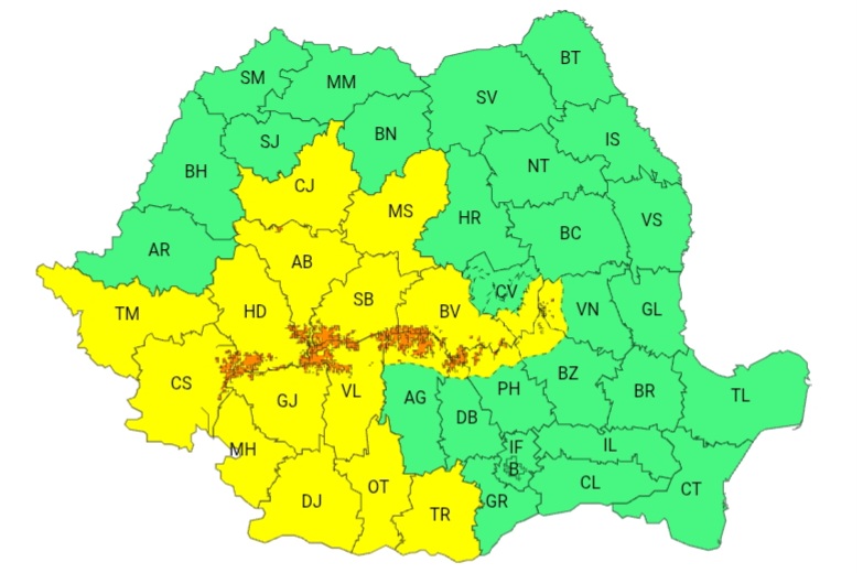 Vreme severă peste Oltenia: Cod galben de vânt puternic și precipitații mixte. Ninsori la munte și risc de polei