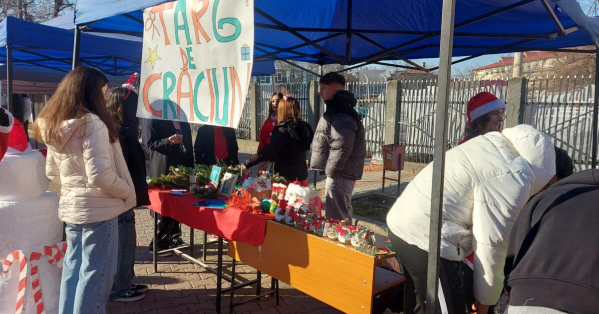 Târgul de Crăciun organizat de elevii Liceului Teoretic „A.I. Cuza” din Corabia o tradiție vie
