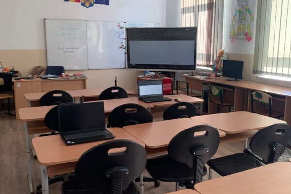Investiție de aproape 6 milioane de lei în educație. Școala din Brastavățu – jud. Olt, complet modernizată și digitalizată