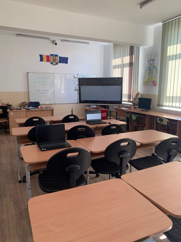 Investiție de aproape 6 milioane de lei în educație. Școala din Brastavățu – jud. Olt, complet modernizată și digitalizată