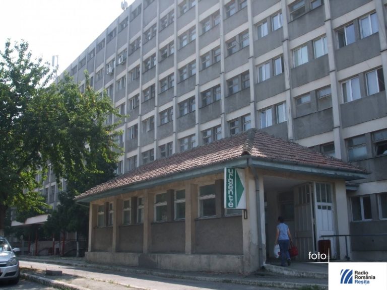 Un medic neurolog și-a transformat secția de spital în cămin pentru tatăl său. Aproape 800 de zile pe banii statului