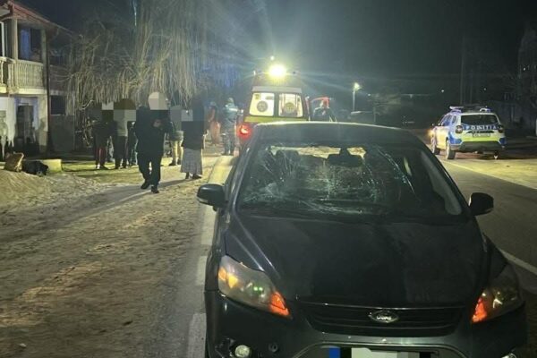 TRAGEDIE PE DN 55. Un bărbat a murit după ce a fost lovit de o mașină