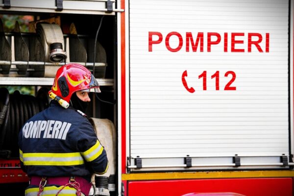 SALVARE DRAMATICĂ ÎN BÂRCA: Femeie de 72 de ani scoasă vie din adâncurile unei fântâni de 20 de metri de eroii ISU Oltenia
