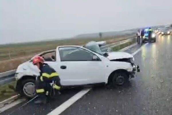 Accident mortal pe Drumul Expres Craiova–Pitești: Un bărbat de 75 de ani a murit după ce mașina sa a fost lovită de un autocar