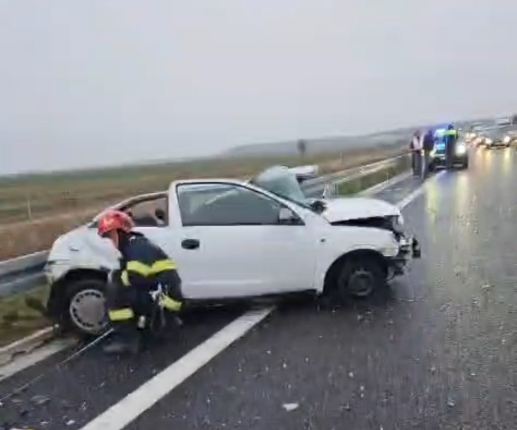 Accident mortal pe Drumul Expres Craiova–Pitești: Un bărbat de 75 de ani a murit după ce mașina sa a fost lovită de un autocar