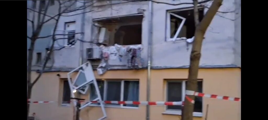EXPLOZIE VIOLENTĂ LA CARACAL! UN ARAGAZ A TRANSFORMAT UN BLOC ÎNTR-O SCENĂ DE RĂZBOI