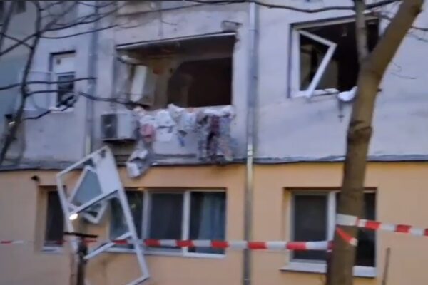 EXPLOZIE VIOLENTĂ LA CARACAL! UN ARAGAZ A TRANSFORMAT UN BLOC ÎNTR-O SCENĂ DE RĂZBOI