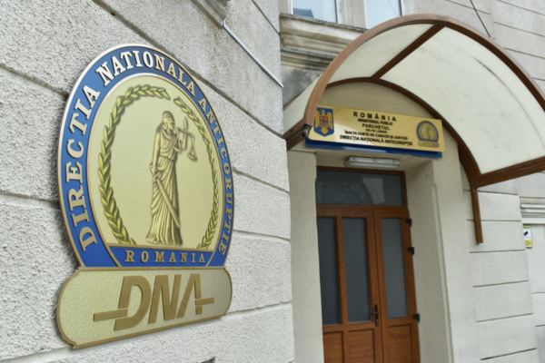 Prejudiciu de 90 de milioane de lei la drumuri județene: șase funcționari din Bistrița-Năsăud, trimiși cu propunere de arest, iar președintele CJ Sălaj, sub control judiciar