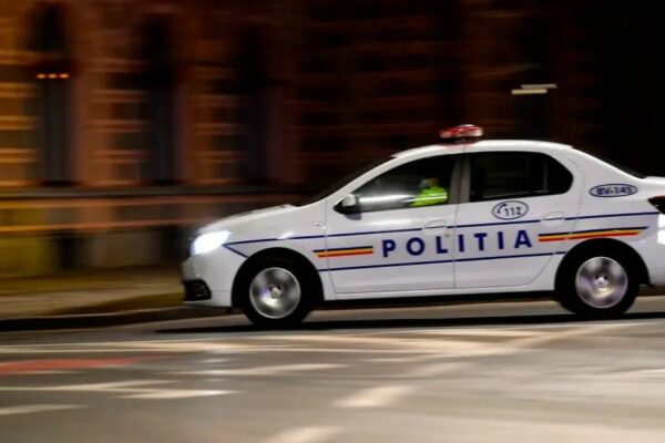 TRAGEDIE ÎN NOAPTEA DE PAȘTE: Doi tineri de 20 de ani au murit după ce mașina s-a izbit violent de un copac, în Ilfov