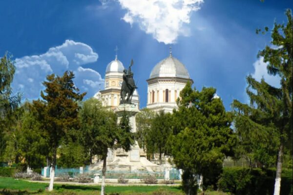 Programul slujbelor din Săptămâna Mare 2026, anunțat de Catedrala Sfânta Treime din Corabia
