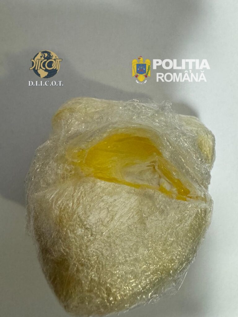 DIICOT Craiova: Bărbat reținut după ce a adus cocaină din Italia ascunsă într-un colet cu alimente