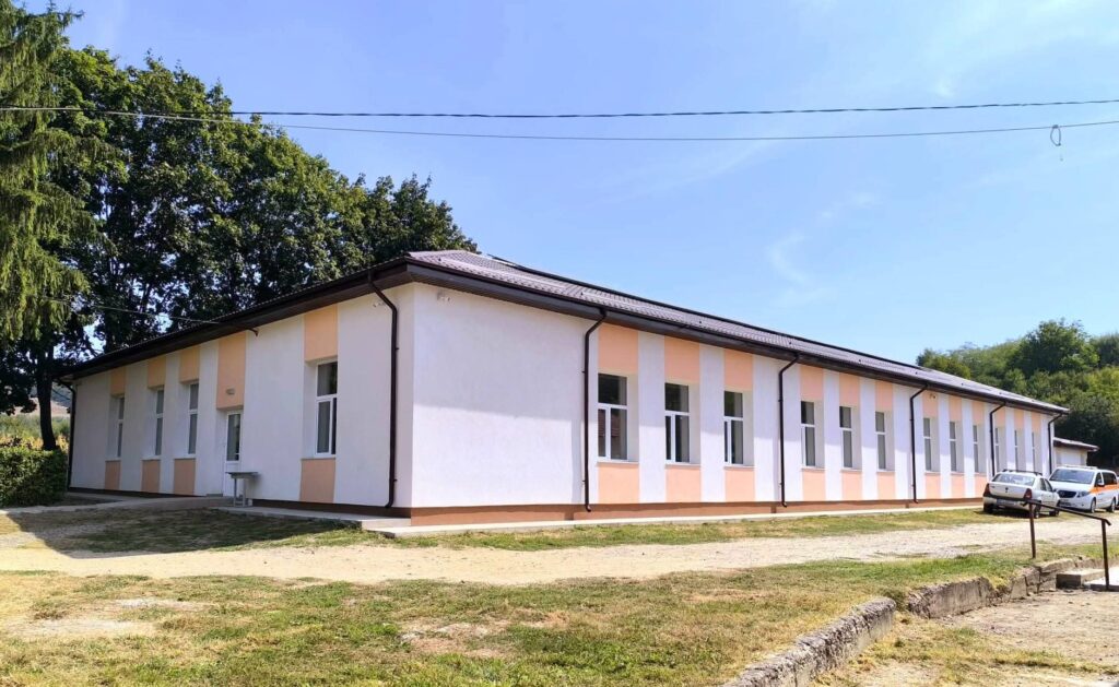 Elev de 15 ani mort la școală în Bacău: ambulanța cu medic era disponibilă, dar nu a fost trimisă