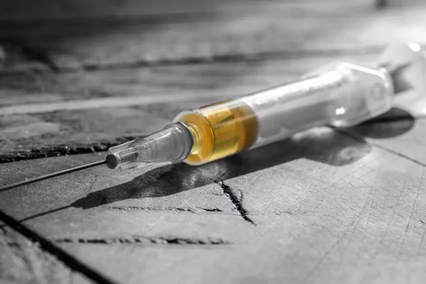 MEDIC ANESTEZIST, ARESTAT: Sustrăgea Fentanil din Spital și Cumpăra Droguri Sintetice de la un Dealer