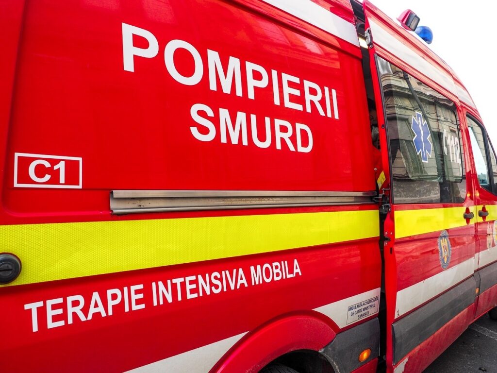 Tragedie în inima Craiovei: o femeie de 74 de ani, găsită spânzurată într-un parc. Starea ei este critică