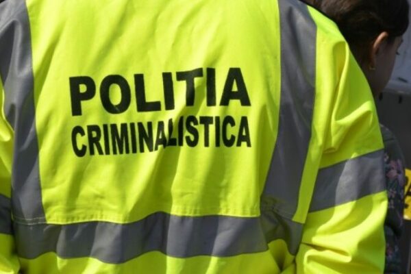 Polițist de 39 de ani, găsit mort în propria locuință. Ce au descoperit echipajele de intervenție
