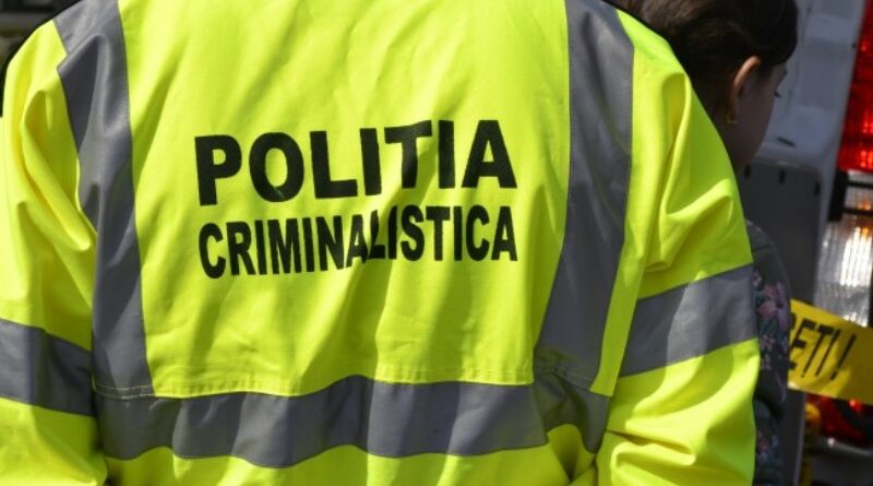 Polițist de 39 de ani, găsit mort în propria locuință. Ce au descoperit echipajele de intervenție