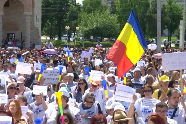 Profesorii ies din nou în stradă miercuri. Aproape 20.000 de cadre didactice, așteptate la protest în București