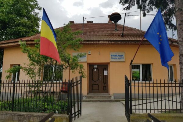 Descinderi la primăria unei comune gorjene: polițiștii au ridicat documente într-un dosar de fals privind acte de proprietate