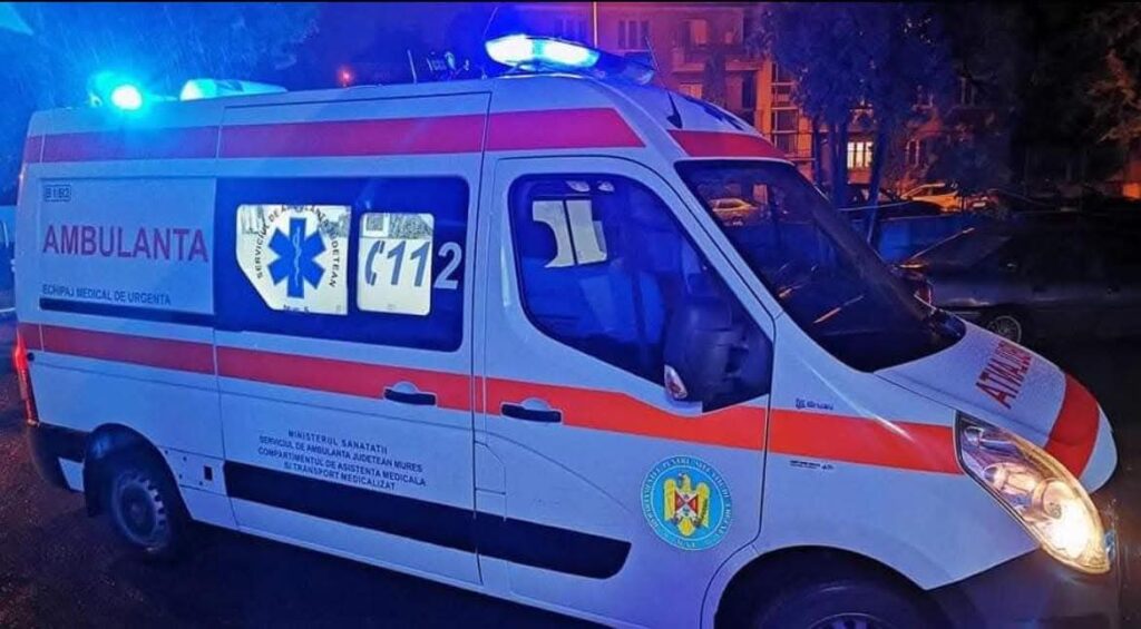 Tragedie în Gorj! Un adolescent de 16 ani și-a pierdut viața după ce mașina condusă de un tânăr de 18 ani s-a izbit violent de un gard