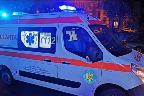 Tragedie în Gorj! Un adolescent de 16 ani și-a pierdut viața după ce mașina condusă de un tânăr de 18 ani s-a izbit violent de un gard