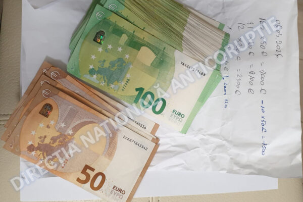 Directori ai Uzinei Mecanice București și Uzinei Mecanice Plopeni, reținuți de DNA într-un dosar de mită