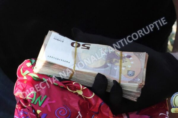 Bărbat acuzat de trafic de influență, arestat preventiv într-un dosar DNA