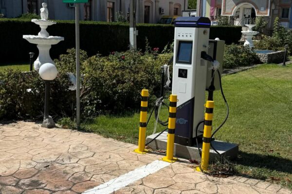 Brastavățu are propriile stații de încărcare pentru mașini electrice, prin fonduri PNRR